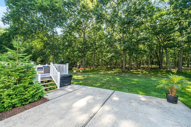 1075 Ships Drive, Southold, NY 11971