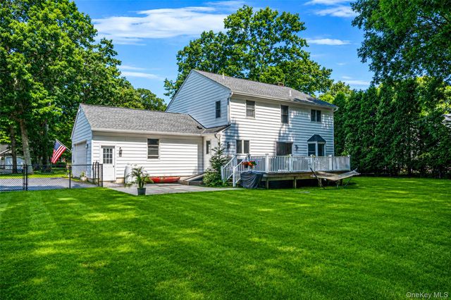 1075 Ships Drive, Southold, NY 11971