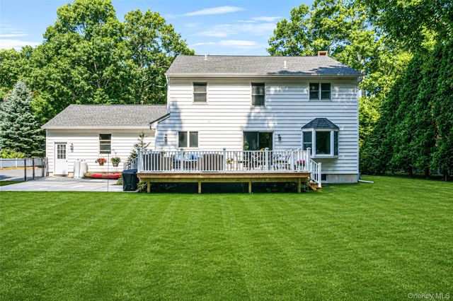 1075 Ships Drive, Southold, NY 11971