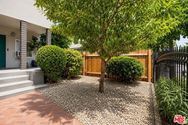 1215 Neola Street, Los Angeles, CA 90041