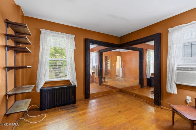 905 Vischer Avenue, Rotterdam, NY 12306