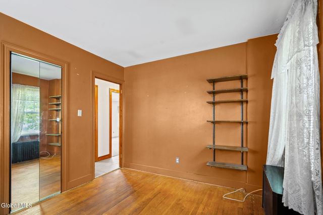 905 Vischer Avenue, Rotterdam, NY 12306