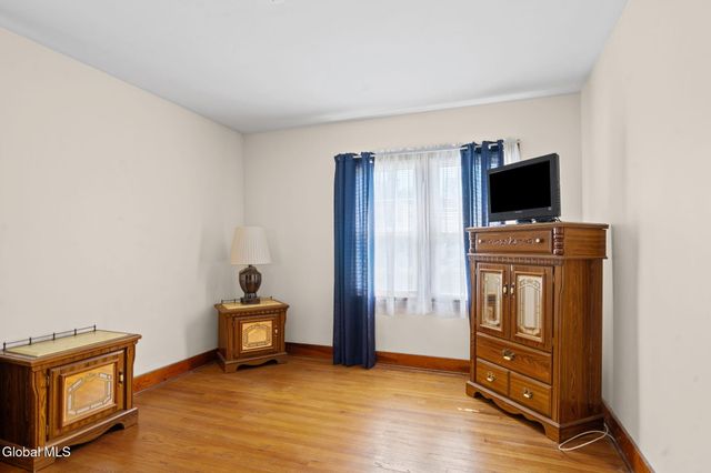 905 Vischer Avenue, Rotterdam, NY 12306