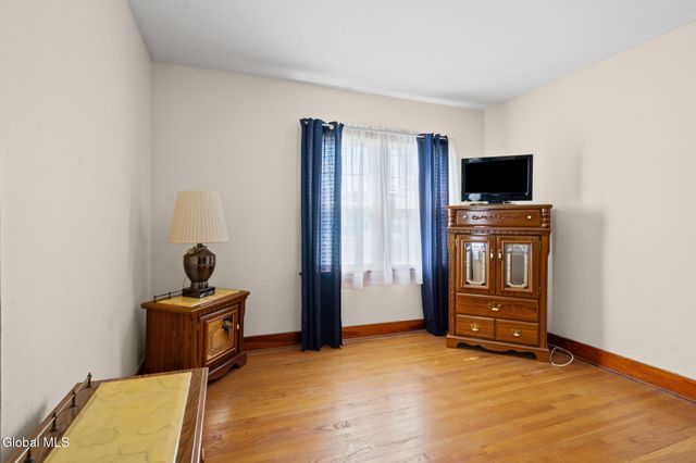 905 Vischer Avenue, Rotterdam, NY 12306