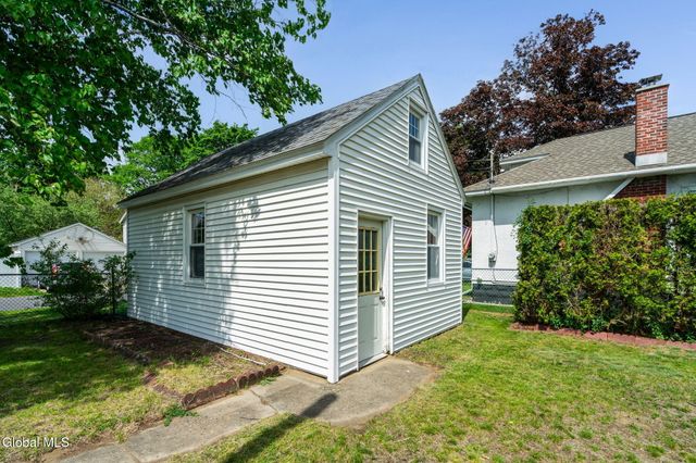905 Vischer Avenue, Rotterdam, NY 12306