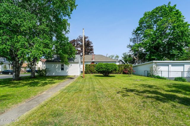 905 Vischer Avenue, Rotterdam, NY 12306