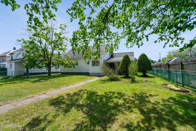 905 Vischer Avenue, Rotterdam, NY 12306