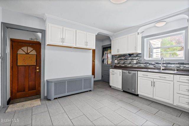 905 Vischer Avenue, Rotterdam, NY 12306