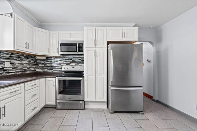 905 Vischer Avenue, Rotterdam, NY 12306