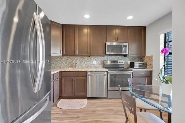 21682 Cypress Rd 11E, Boca Raton, FL 33433