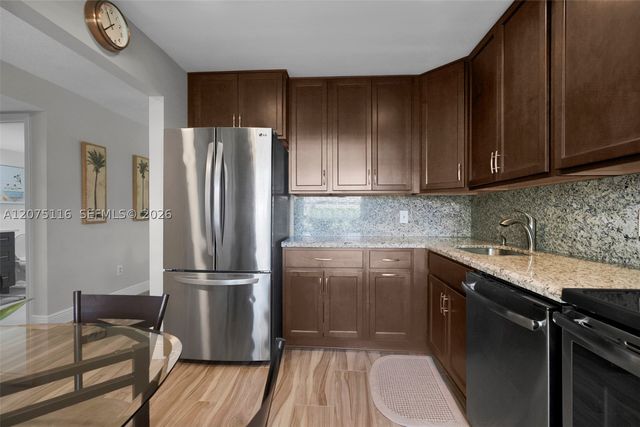 21682 Cypress Rd 11E, Boca Raton, FL 33433