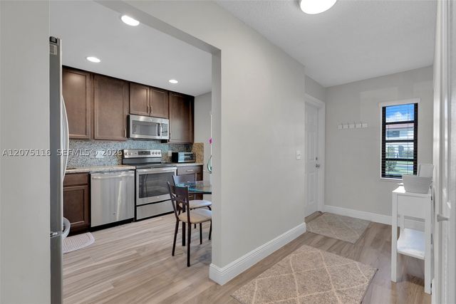 21682 Cypress Rd 11E, Boca Raton, FL 33433