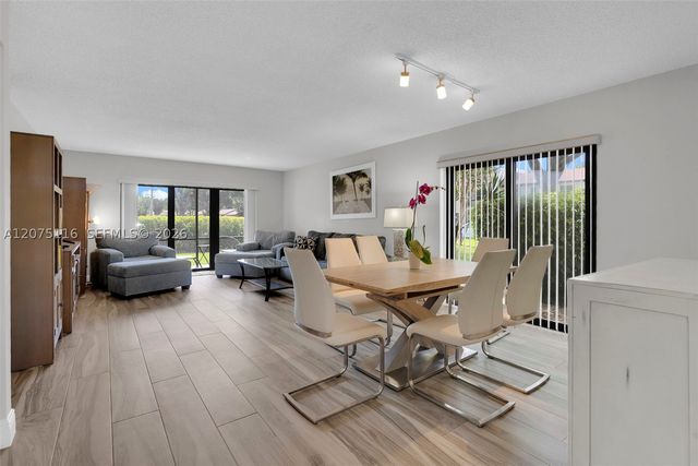 21682 Cypress Rd 11E, Boca Raton, FL 33433