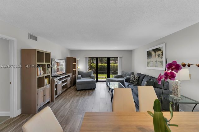 21682 Cypress Rd 11E, Boca Raton, FL 33433