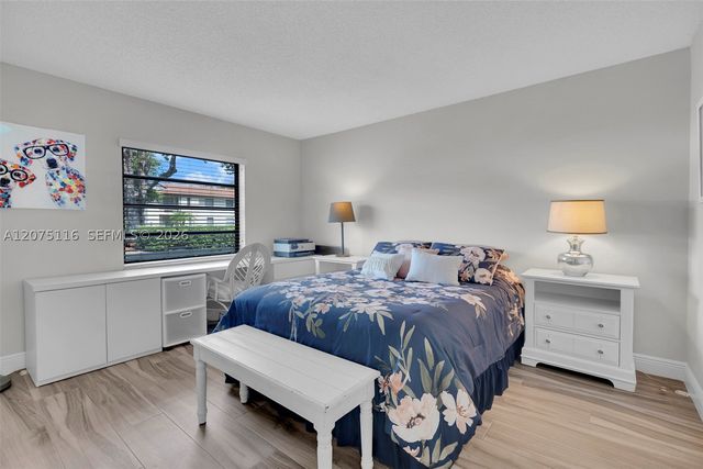 21682 Cypress Rd 11E, Boca Raton, FL 33433