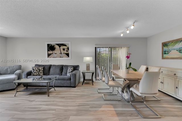 21682 Cypress Rd 11E, Boca Raton, FL 33433