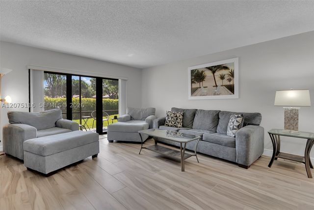 21682 Cypress Rd 11E, Boca Raton, FL 33433