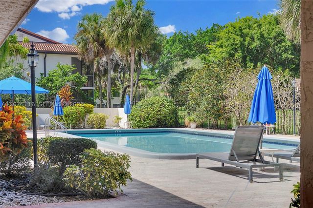 21682 Cypress Rd 11E, Boca Raton, FL 33433