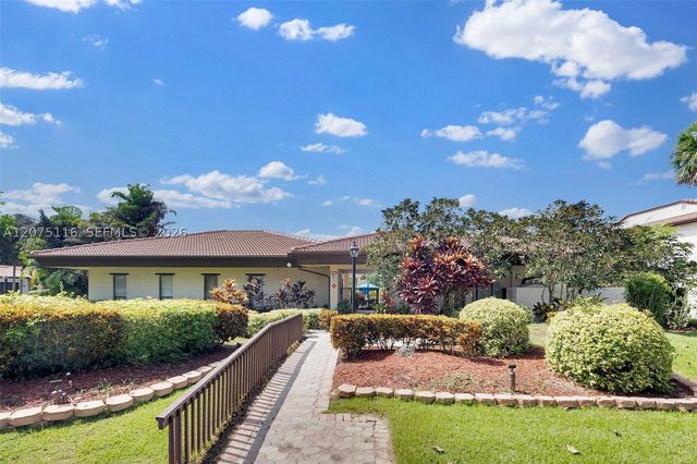 21682 Cypress Rd 11E, Boca Raton, FL 33433