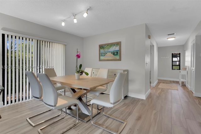 21682 Cypress Rd 11E, Boca Raton, FL 33433