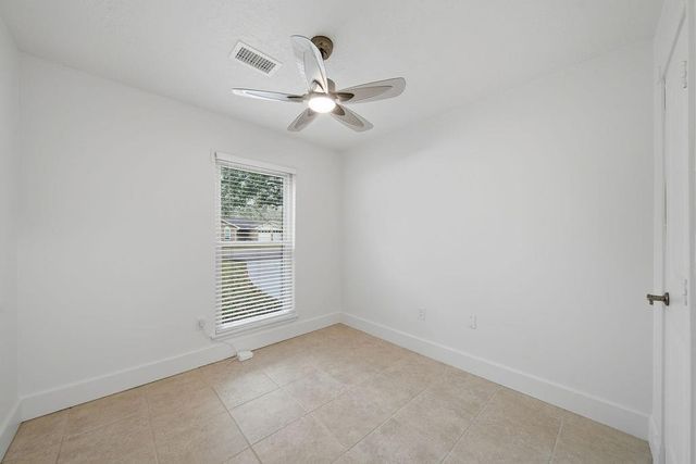 2202 Sierra Street, Kemah, TX 77565