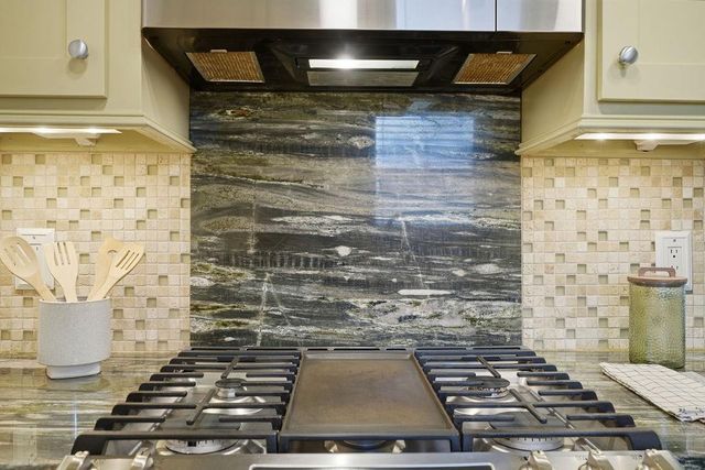 2202 Sierra Street, Kemah, TX 77565