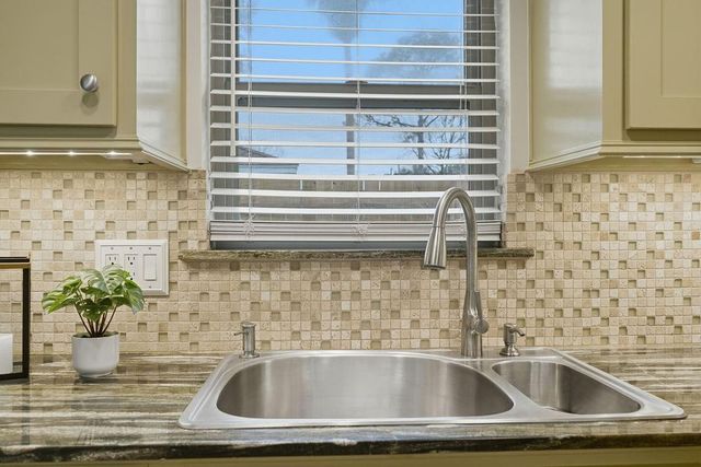 2202 Sierra Street, Kemah, TX 77565