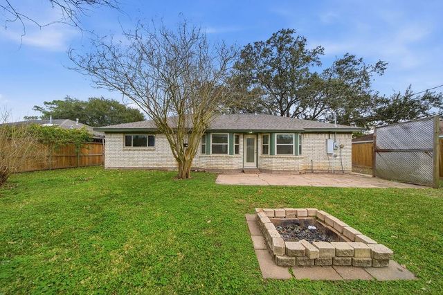 2202 Sierra Street, Kemah, TX 77565