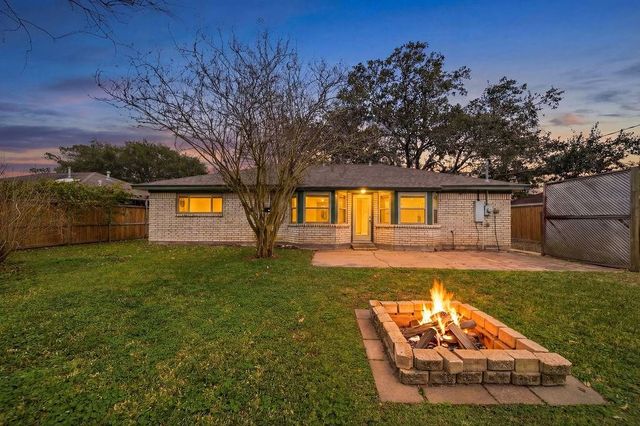 2202 Sierra Street, Kemah, TX 77565