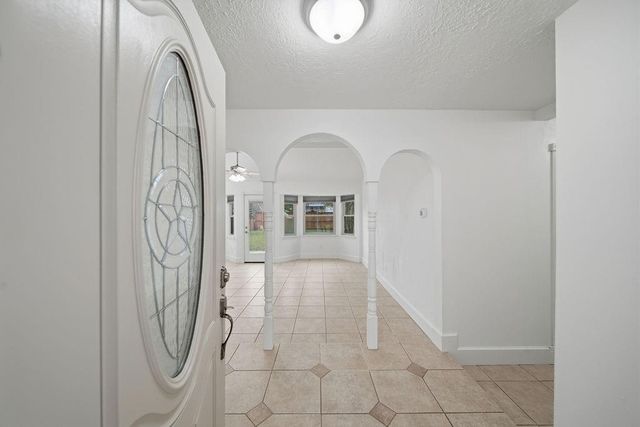 2202 Sierra Street, Kemah, TX 77565