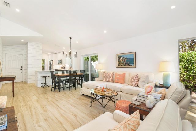 15 Commodore Place, Palm Beach Gardens, FL 33418