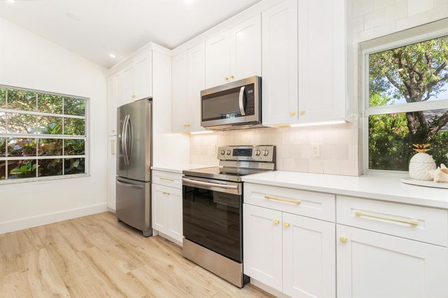 15 Commodore Place, Palm Beach Gardens, FL 33418