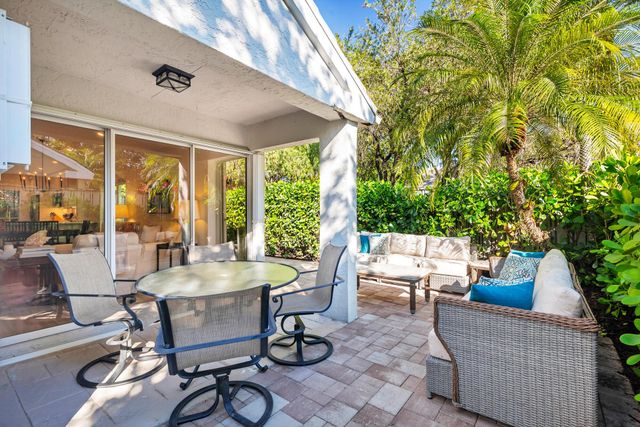 15 Commodore Place, Palm Beach Gardens, FL 33418