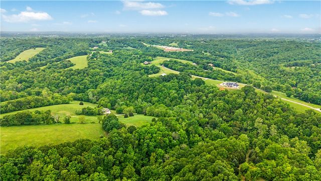 14210 Lake Point Drive, Lowell, AR 72745