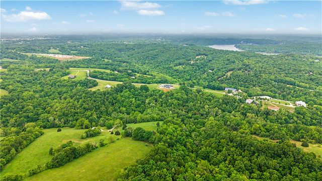 14210 Lake Point Drive, Lowell, AR 72745