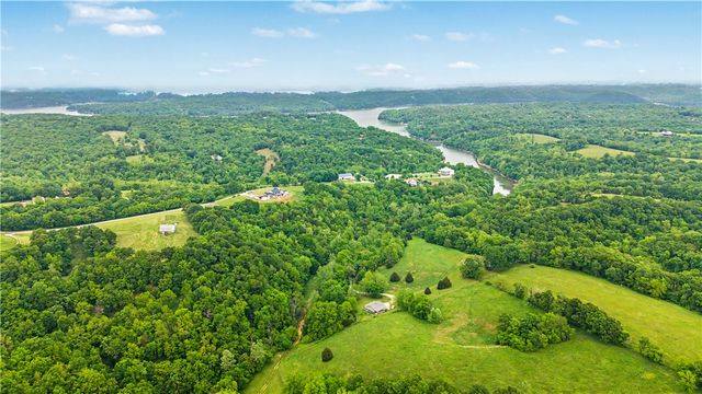 14210 Lake Point Drive, Lowell, AR 72745