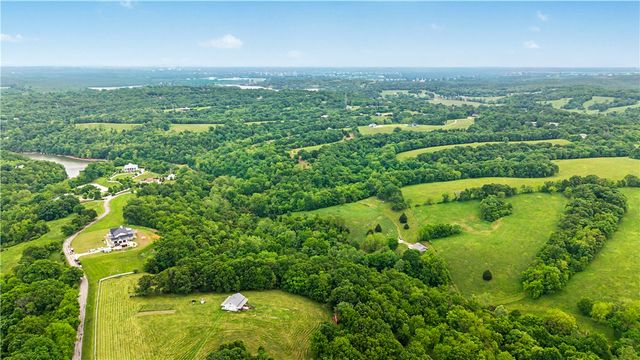 14210 Lake Point Drive, Lowell, AR 72745