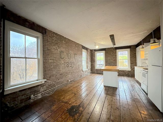 12 Front Street 1, Newburgh, NY 12550