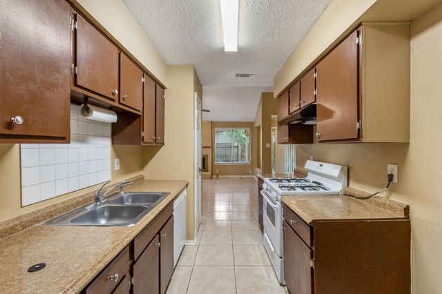 10722 Highland Woods Drive, Sugar Land, TX 77498