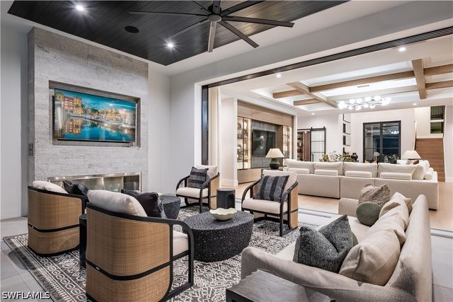 3235 REGATTA RD, Naples, FL 34103