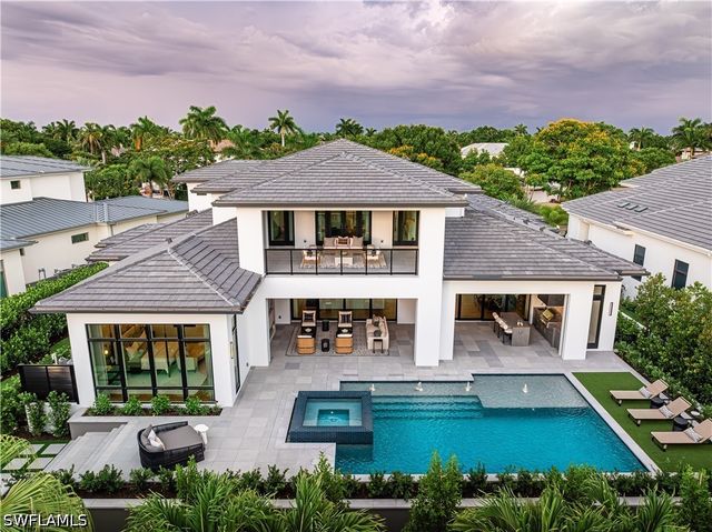3235 REGATTA RD, Naples, FL 34103