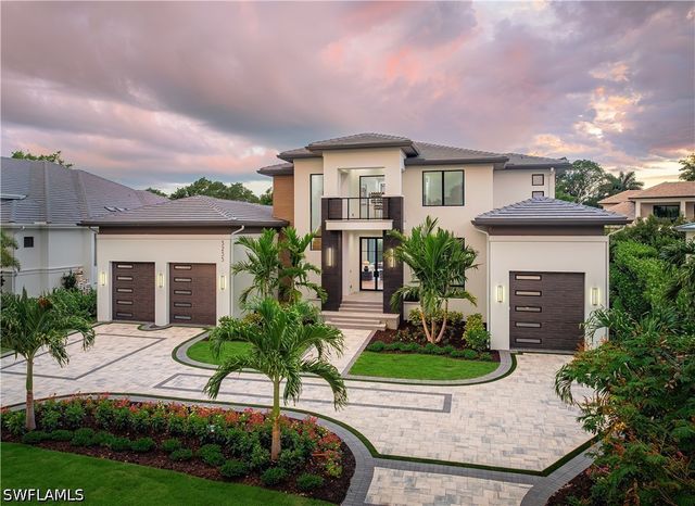 3235 REGATTA RD, Naples, FL 34103