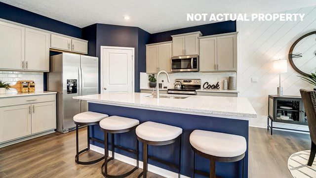 7722 Hickory Lakes Drive, Pickerington, OH 43147