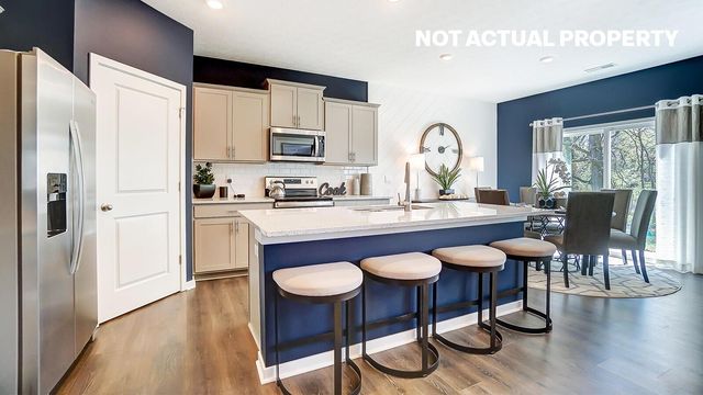 7722 Hickory Lakes Drive, Pickerington, OH 43147
