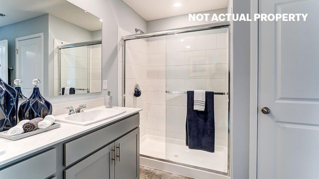 7722 Hickory Lakes Drive, Pickerington, OH 43147