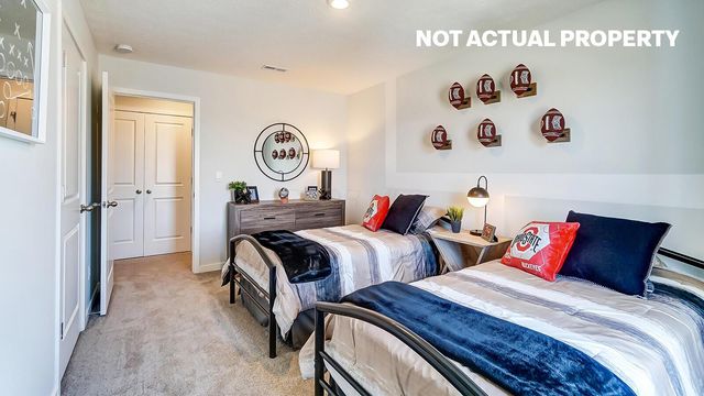 7722 Hickory Lakes Drive, Pickerington, OH 43147