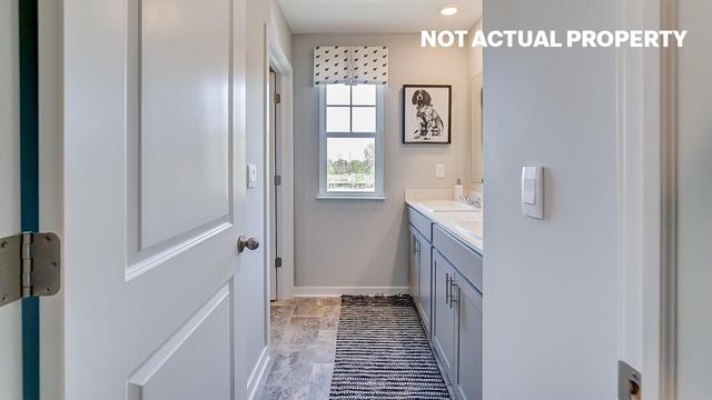 7722 Hickory Lakes Drive, Pickerington, OH 43147