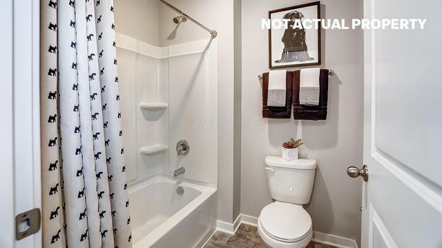 7722 Hickory Lakes Drive, Pickerington, OH 43147