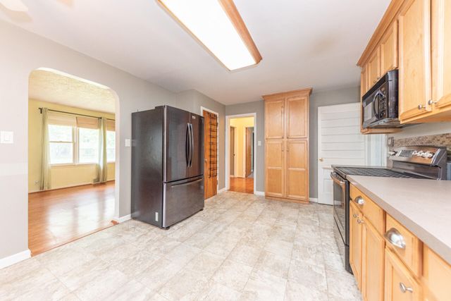 562 Brookside Road, Ypsilanti, MI 48197