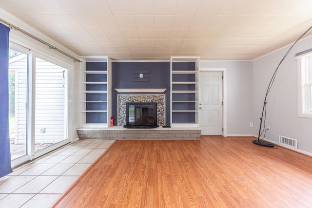 562 Brookside Road, Ypsilanti, MI 48197